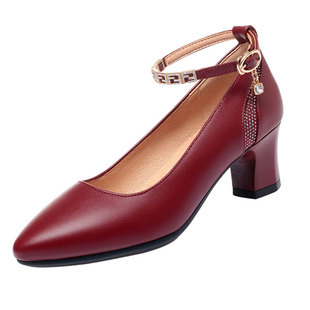 妈妈鞋中年单鞋女中跟高跟真皮不累脚2025春新款一字扣红色鞋皮鞋
