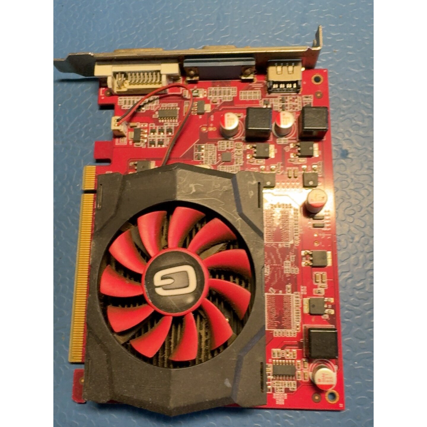 耕升GT220TC512M红魔其它元器件