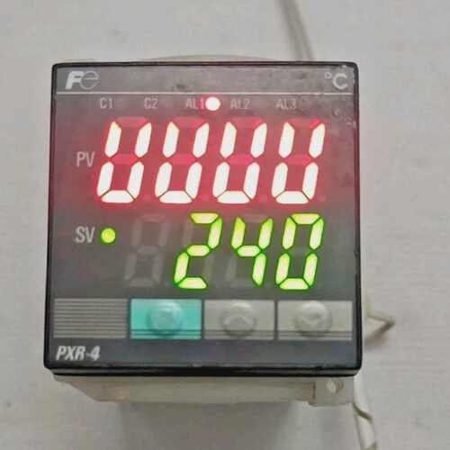 FUJI PXR-4 PXR4TCY1-1V070 TEMPERATURE CONTROLLER FREE DELIVE