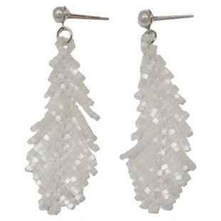 《云之羽》仙气夏天白色米珠羽毛夸张度假清冷感流苏耳环耳夹耳饰
