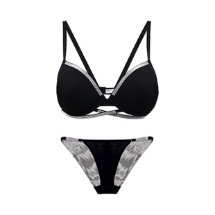 众星捧月*性感水钻绑带小胸聚拢胸罩文胸收副乳防下垂内衣套装