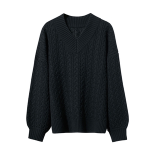 Amii2025冬新款极简纯色宽松弹力落肩袖扭花麻花V领套头毛衣女