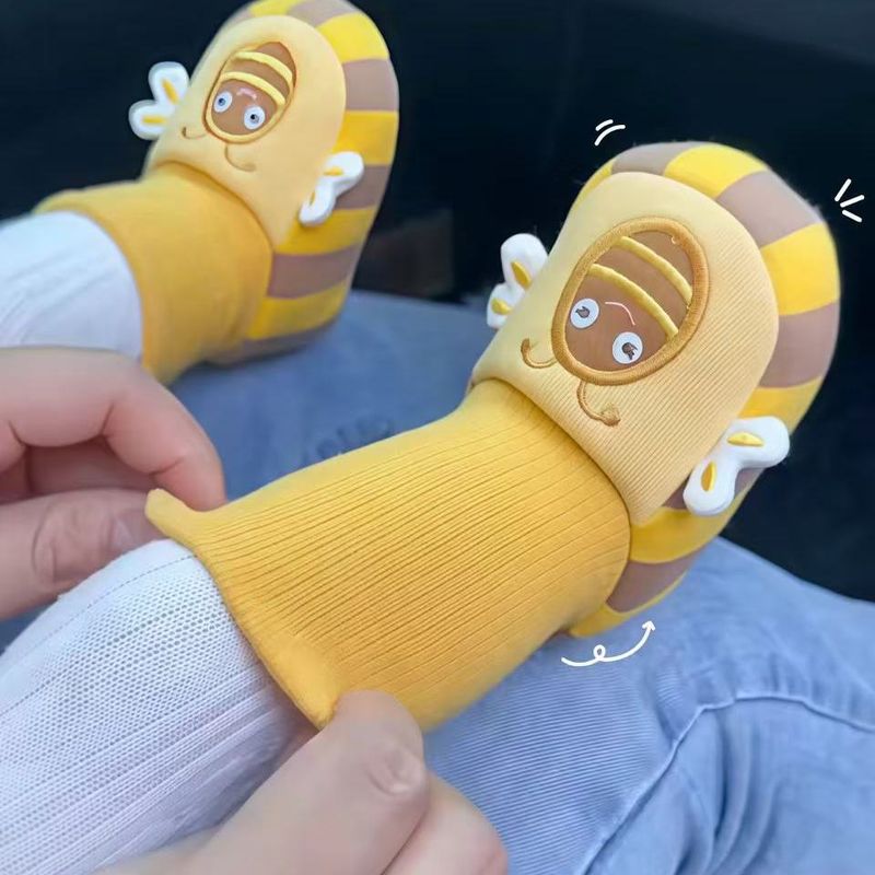 小月龄袜鞋宝宝步前鞋6到12个月初生婴儿鞋子冬季保暖防滑软底鞋