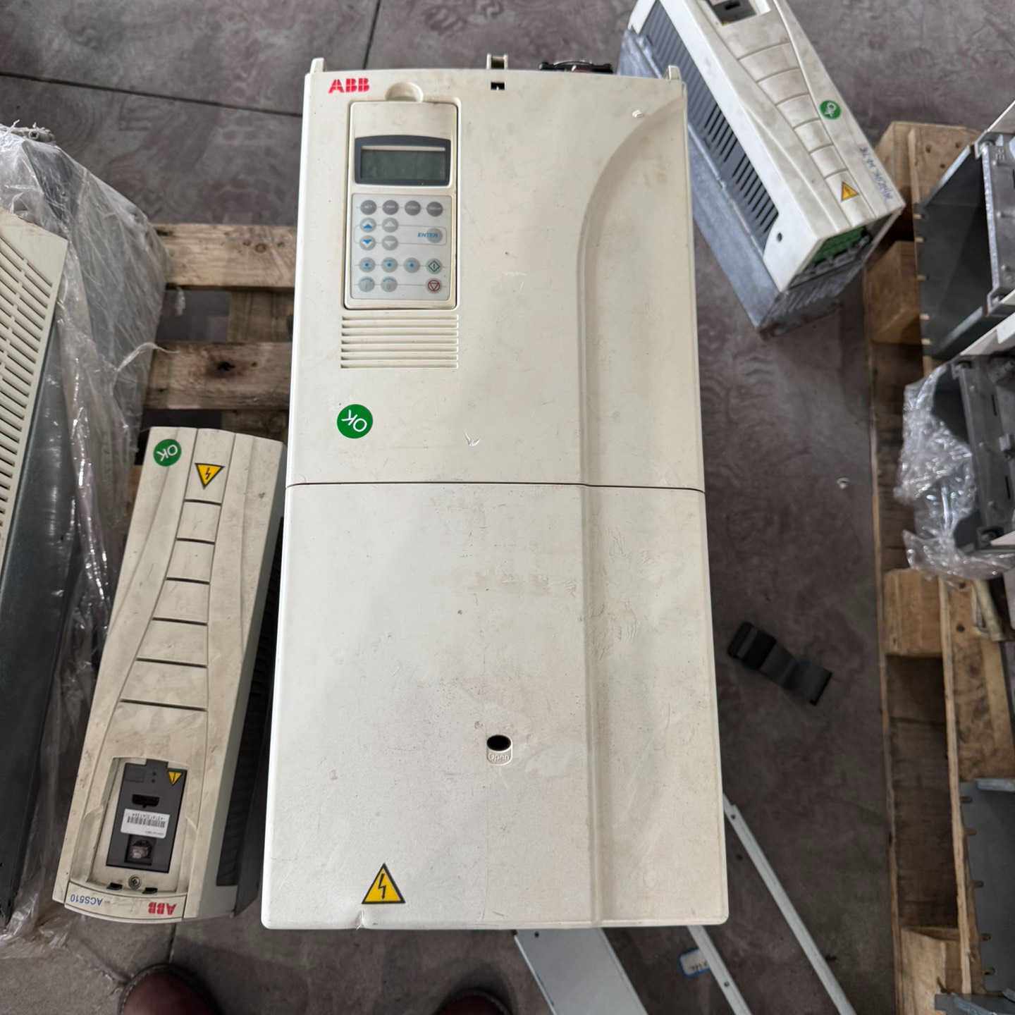 议价--二手拆机ABB变频器ACS800-01-0165-3D15