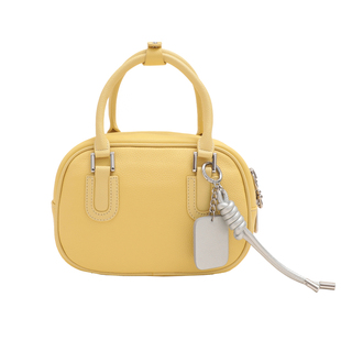 高级感软皮小方包女 2026 新款百搭通勤手提包奶黄色轻便斜挎包