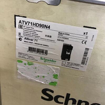 议价施耐德变频器ATV71HD90N4/HC11/HC13/HC16/HC25/HC20N4大功率