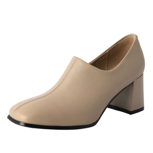 达芙妮法式深口粗跟单鞋女2026秋冬新款裸色高跟鞋方头通勤小皮鞋