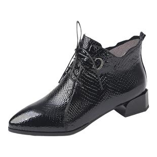 大码女鞋41到43秋冬新款漆皮真皮靴子女靴皮鞋单鞋粗跟中跟短靴42