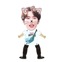 Wang Yibo с коротким рукавом 01