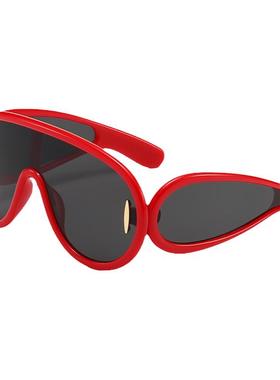 连体墨镜个性嘻哈街拍欧美