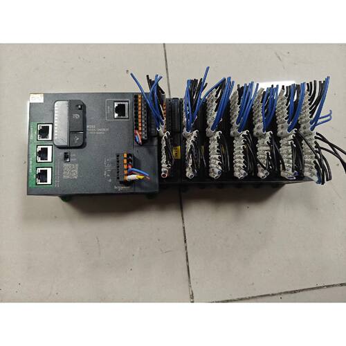 可维修议价  ModiconTM262L10MESE8T主控模块TM3DI16G扩展模块拆