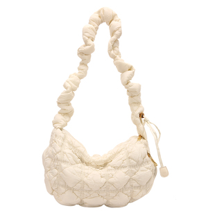 饺子包2026春夏小众百搭云朵褶皱包女大容量轻便羽绒单肩包斜挎包