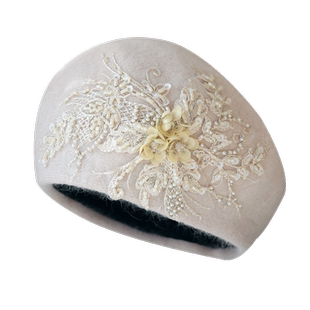 浣熊绒贝雷帽女秋冬妈妈韩版立体珠绣复古针织兔毛画家帽子大头围