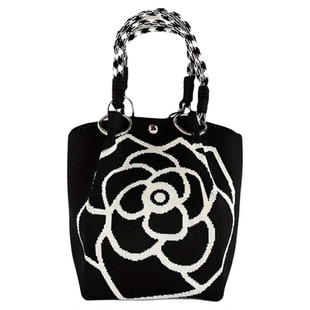 圣诞节款山茶花朵针织手提包大容量水桶包休闲百搭通勤便携手拎包