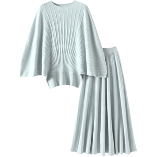 时尚!一眼迷上~羊绒衫女蝙蝠袖圆领纯羊绒毛衣A字伞裙半身裙套装