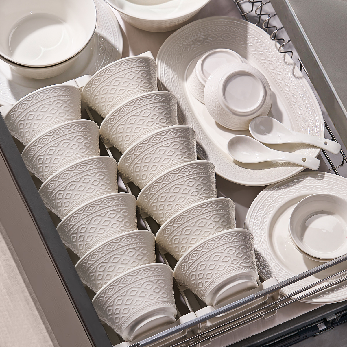 高级感碗碟套装家用2025新款陶瓷碗具纯白釉下彩餐具乔迁碗盘碗筷