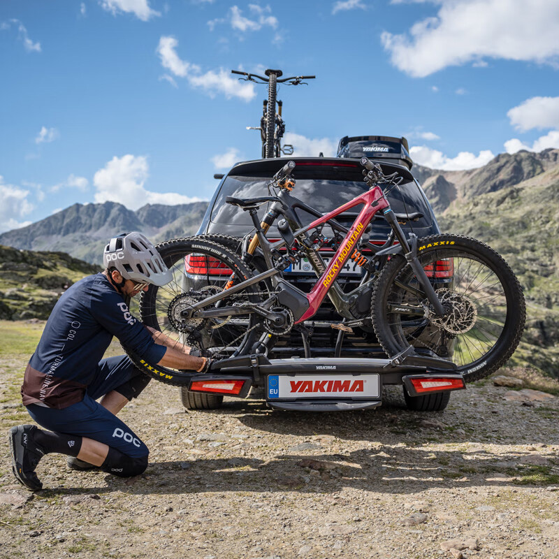 yakima福德自行车架球头后拖式支架可折叠带尾灯可运载车载单车