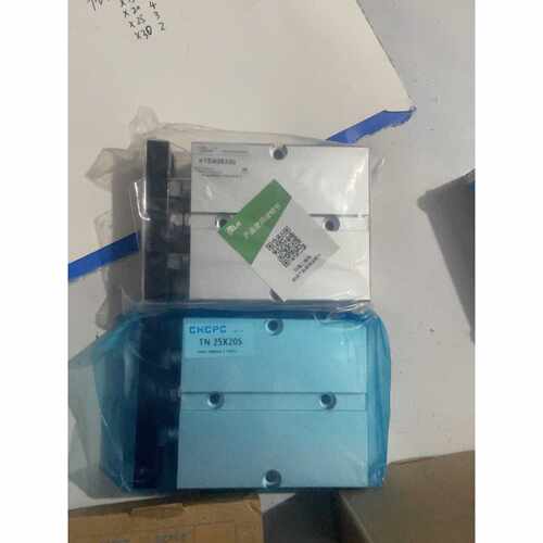 下单前咨询全新双轴气缸TN25X20S，有3个KTDA25X20，有1