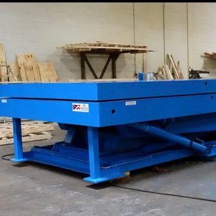 双跨式油缸斜顶剪刀升降平台 厂家直供液压升降平台 升降机