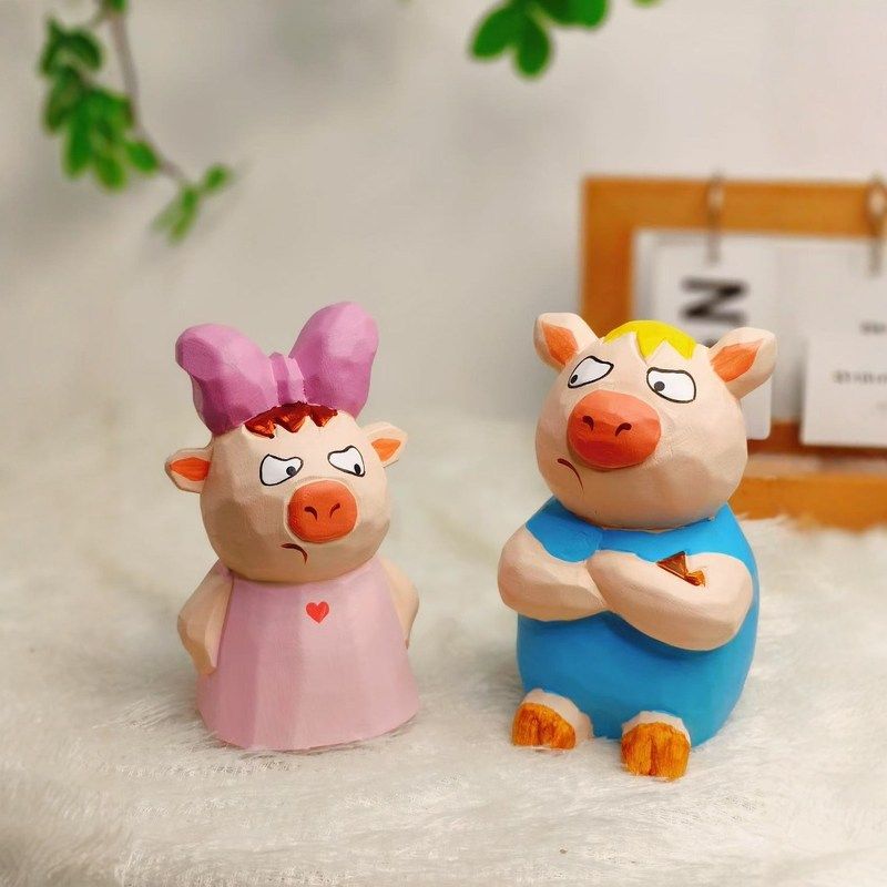木制工艺品创意拽拽猪玩偶生气睡绿毛发泄木制公仔搞笑玩具可爱猪