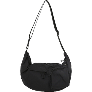 斜挎包女新款百搭休闲轻便饺子包男运动风单肩包大容量学生托特包