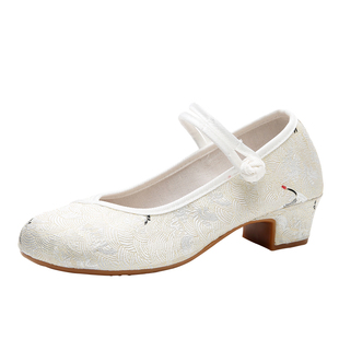 配旗袍的鞋子百搭女复古中国风老北京古风汉服鞋粗跟绣花布鞋茶鞋