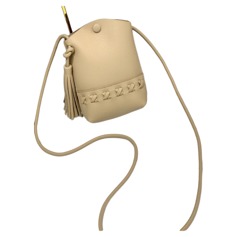 夏季手机包斜挎女2025新款超火迷你小挎包单肩轻便流苏复古散步