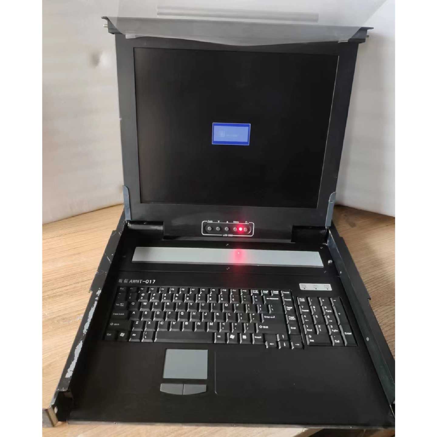 17英寸LCD KVM切换器 键盘鼠标共享器 工业机房设备825