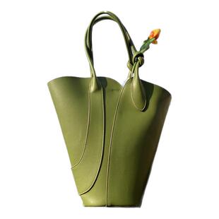 2025早春新款艺术潮摆件搭配包包跨境简约水桶包手提腋下托特包女