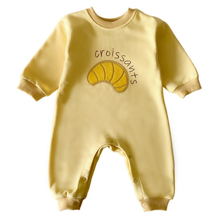 亲子装一家三口春季宝宝衣服超萌小月龄外出服新款母女母子装春装