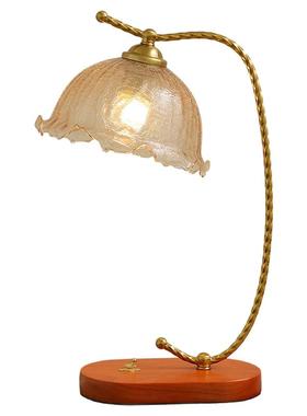 台灯卧室床头灯摆件轻奢高级感客厅书房家居装饰品复古法式氛围灯