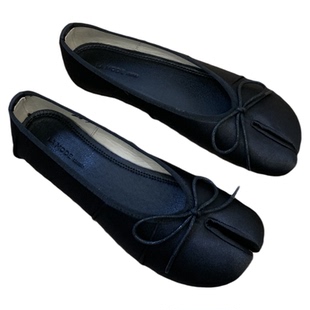 韩国女鞋 2026年新款极简约经典黑色百搭绑带猪蹄分趾粗跟高跟鞋