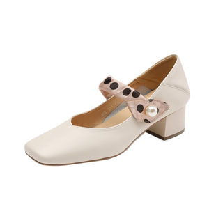 达芙妮单鞋女2025新款红色粗跟妈妈婚鞋浅口法式玛丽珍粗跟小皮鞋