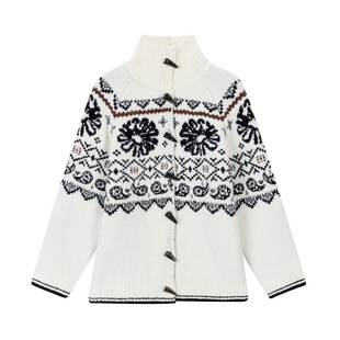 FireGolden炉2025秋冬腰果花牛角扣针织开衫外套保暖宽松女