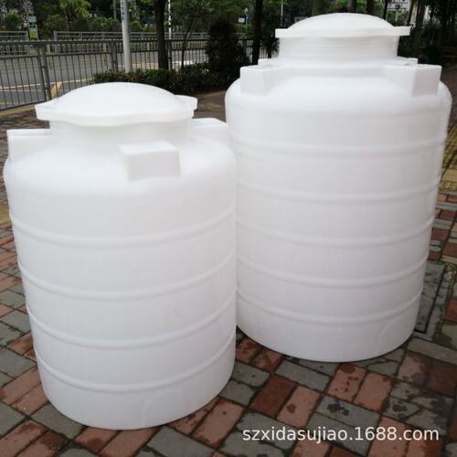大量供应 2 000L  耐酸碱滚塑圆形塑料水箱  塑胶水塔PE储水罐