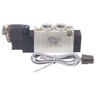 亚德客电磁阀7V110/210/0510/20/30-M5/06/08J04气动换向阀dc24v