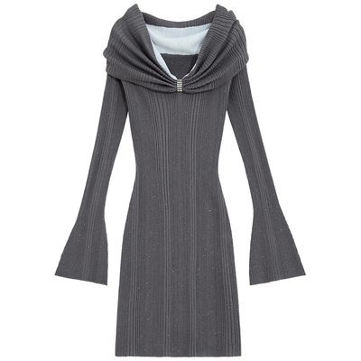 bebe2025秋季新款女士含棉一字肩V装饰喇叭袖连身裙330910