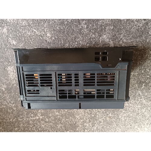 议价原装拆机富士变频器FRN1.5G1S4C1.5KW3维修