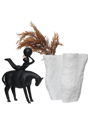 密度新中式风树脂样板间抽象动物