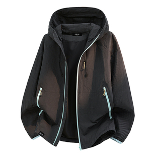 it：fivecm山系户外休闲男士冲锋衣春季黑色简约百搭防风夹克外套