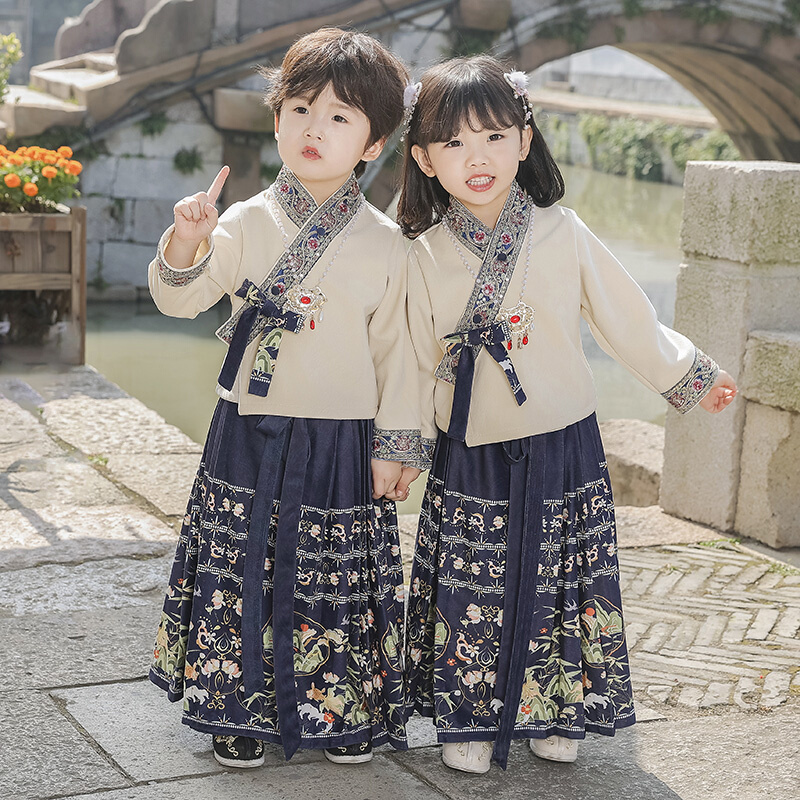 男童马面裙女童汉服秋冬款加绒套装儿童元旦演出服女孩中国风唐装