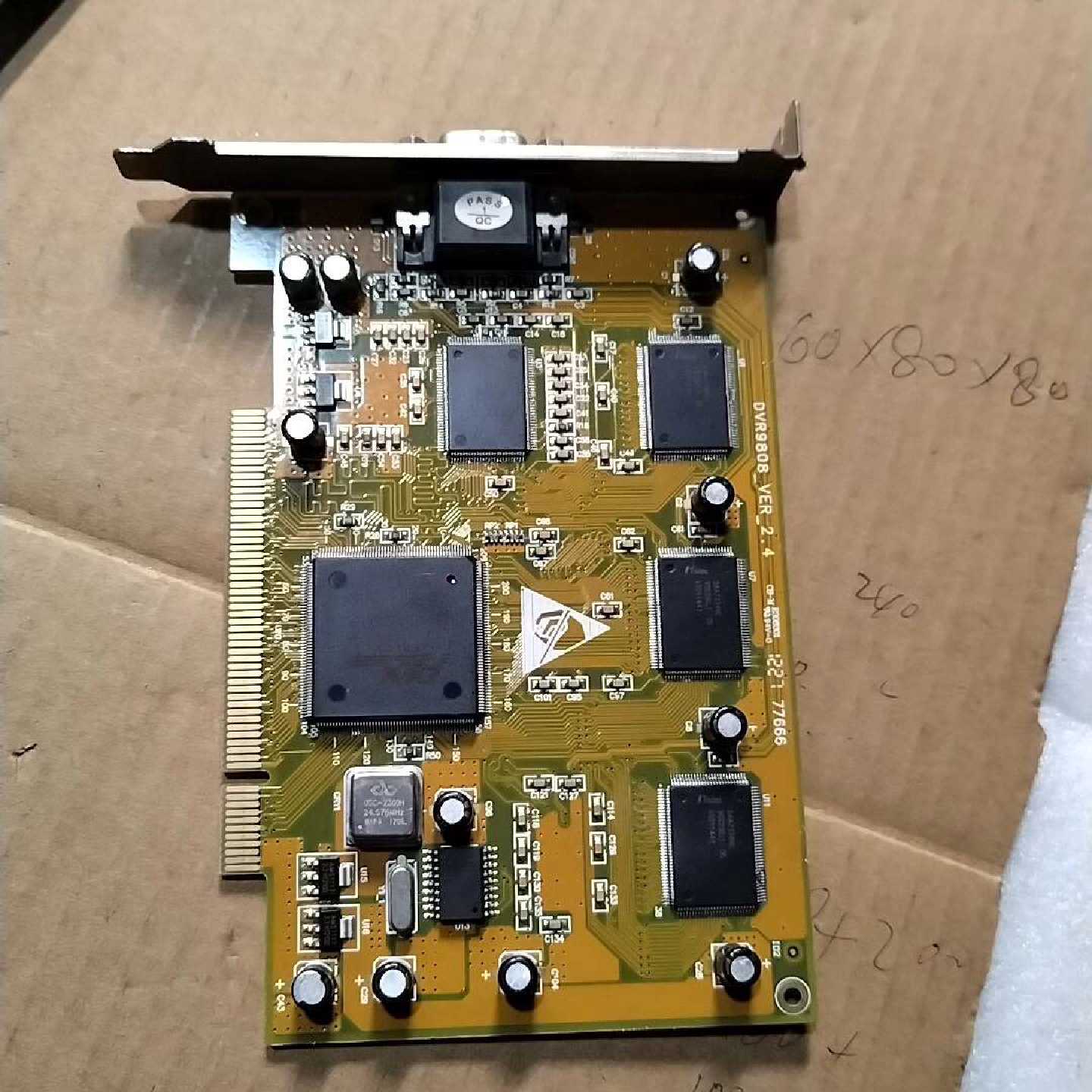 议价正品波粒监控卡V2.4DVR9808程八路监控视频采集卡可维修