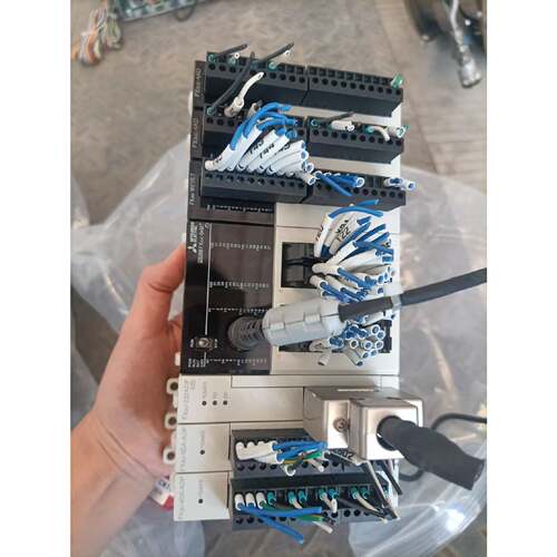 PLC FX3U-4DA-ADP模块，原装，20—议价