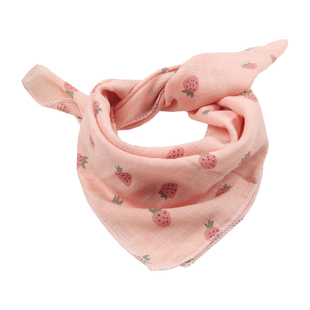 宝宝围巾男女童春秋卡通草莓方巾防风婴儿三角巾秋冬围脖儿童围巾