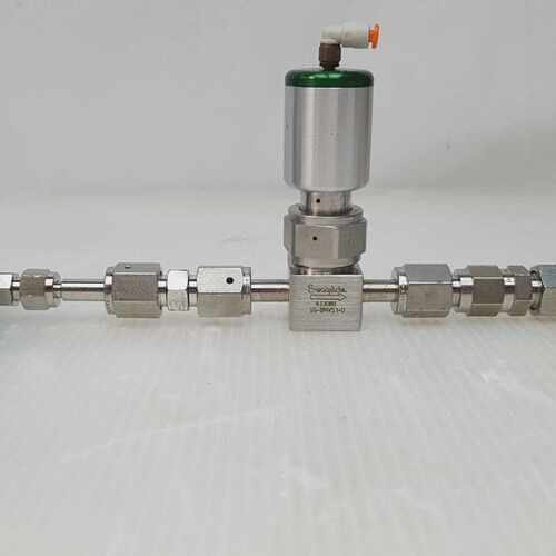SWAGELOK SS-BNV51-0 W/ R07-100-RGAA PLUS FITTINGS