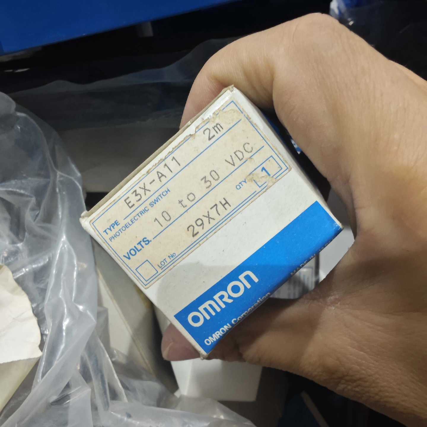 议价-E3XA11光电开关2米10到30VD
