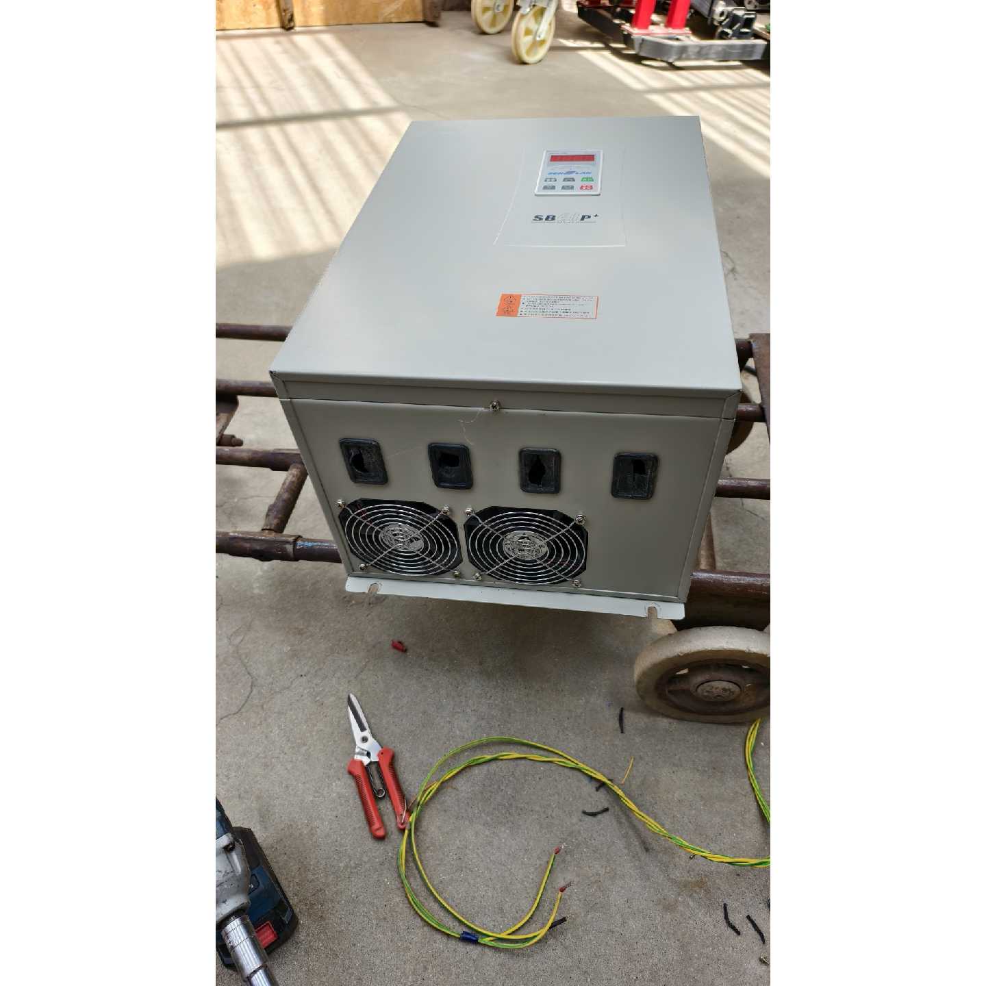 议价森兰变频器SB61P 45，拆机件，三相380V输入输，