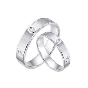 奢珠_悦 铂金对戒情侣款四叶草素圈PT950白金男士求婚结婚戒指女