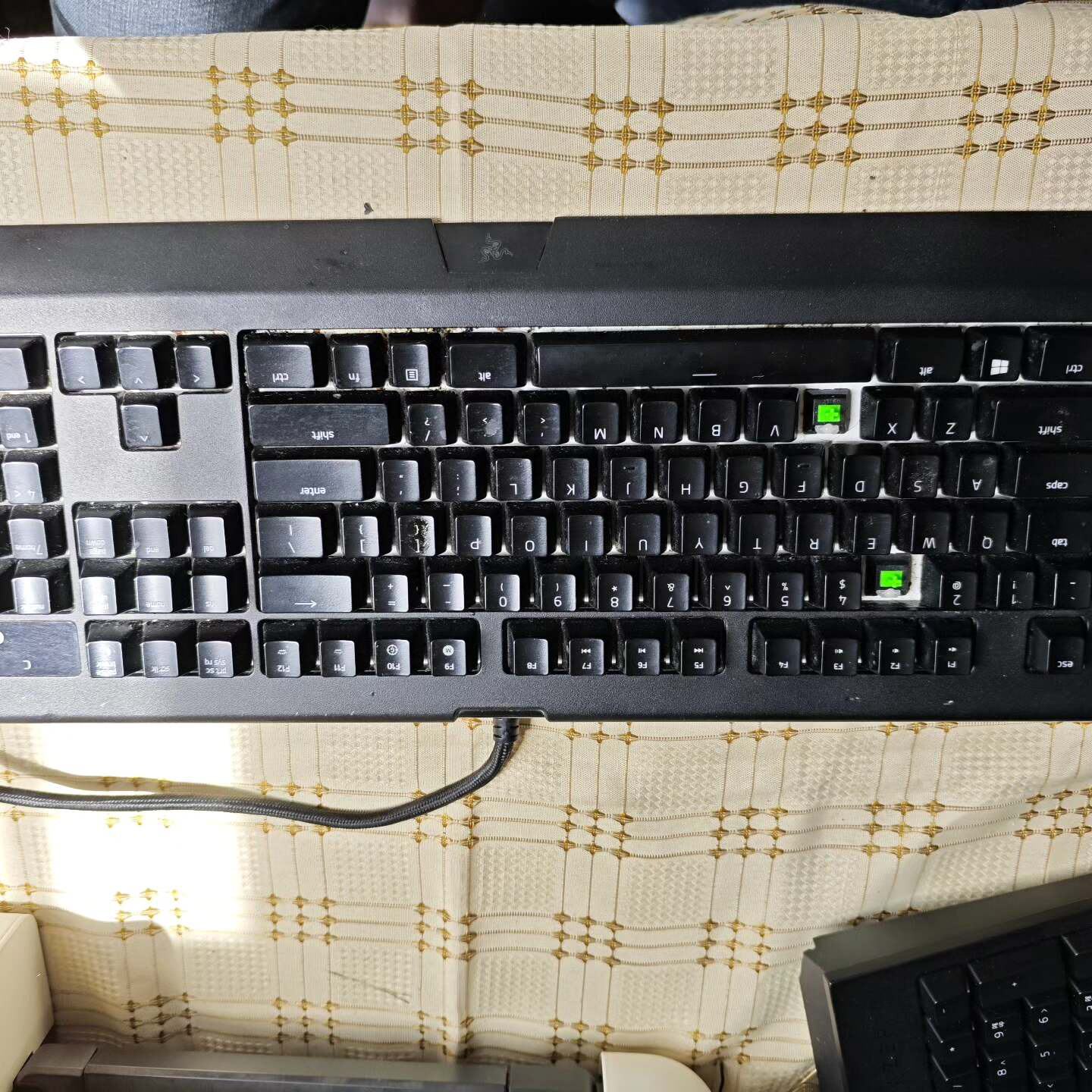 【请询价】雷蛇黑寡妇键盘 RZ03-0286  背光打不开，功能正常使
