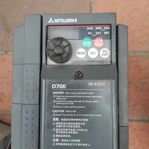 议价FR-D740-2.2K-CHT原装9成新三菱D700变频器2.2kw现货询价